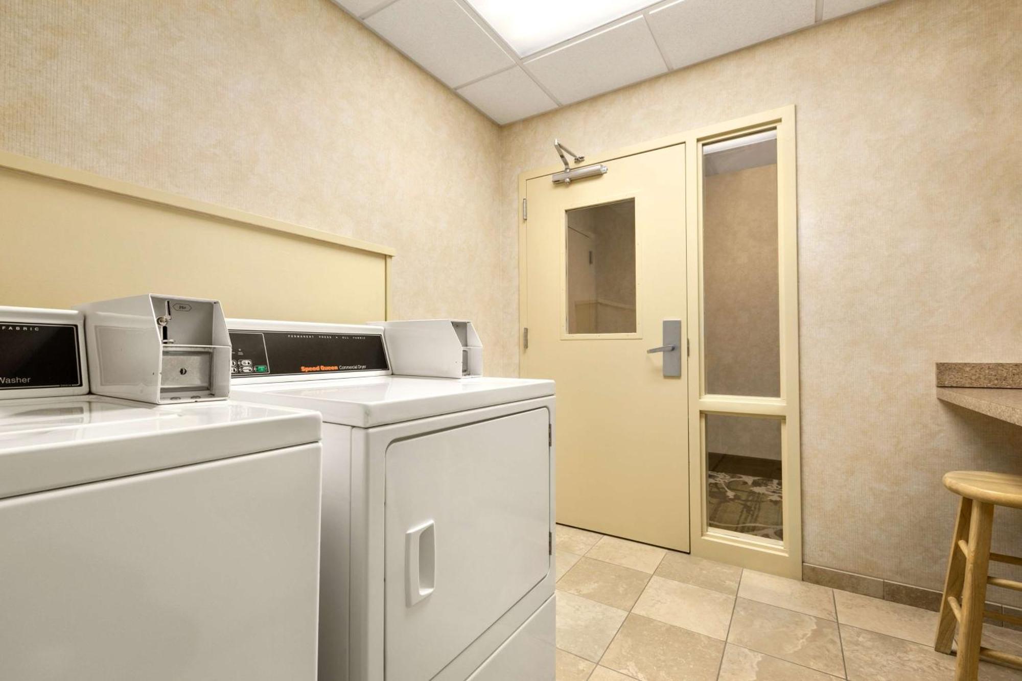 Hampton Inn Dover Ngoại thất bức ảnh